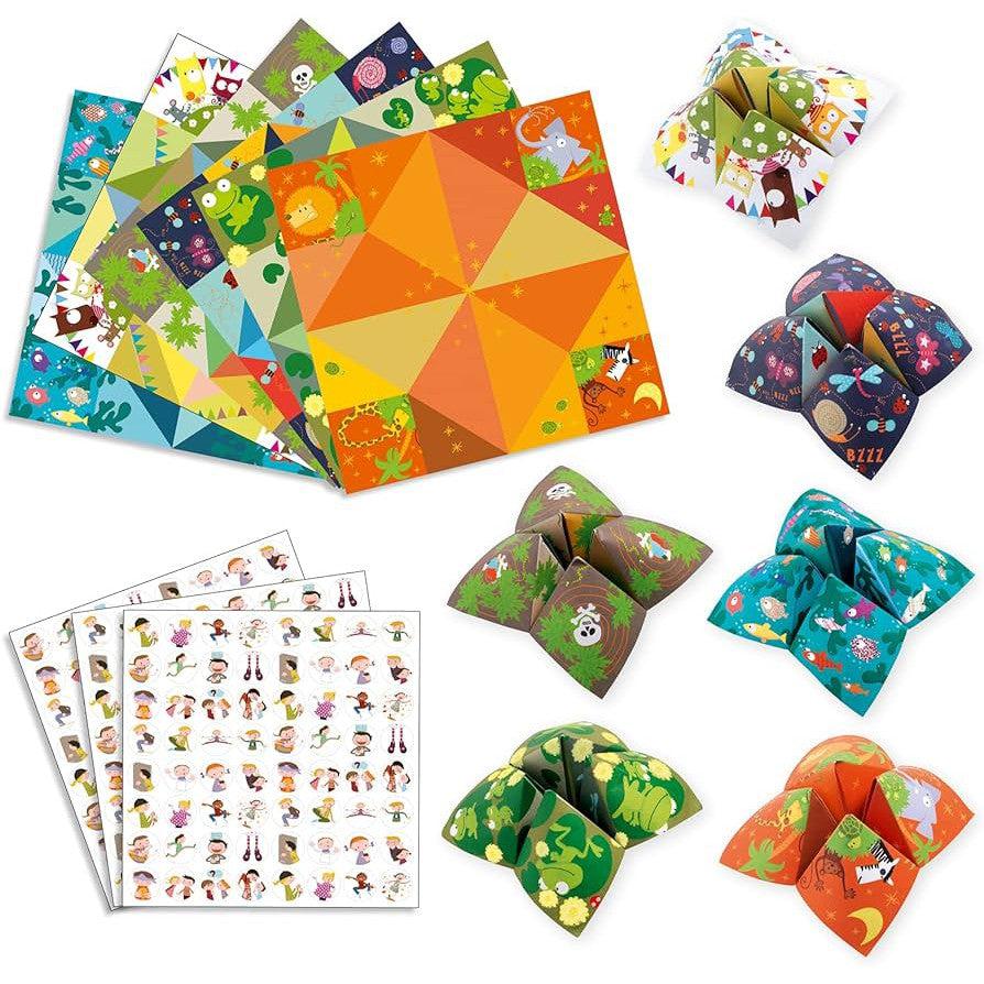 Front view of the included contents in the animal fortune tellers set.