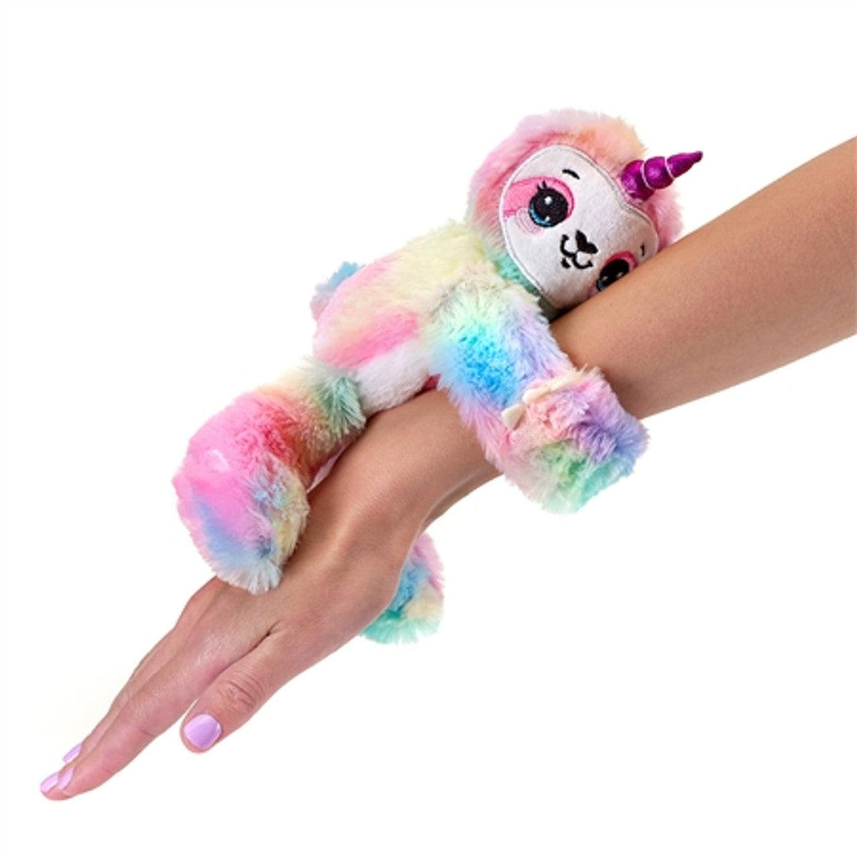 Example how how the animal toy wraps its arms around your forearm