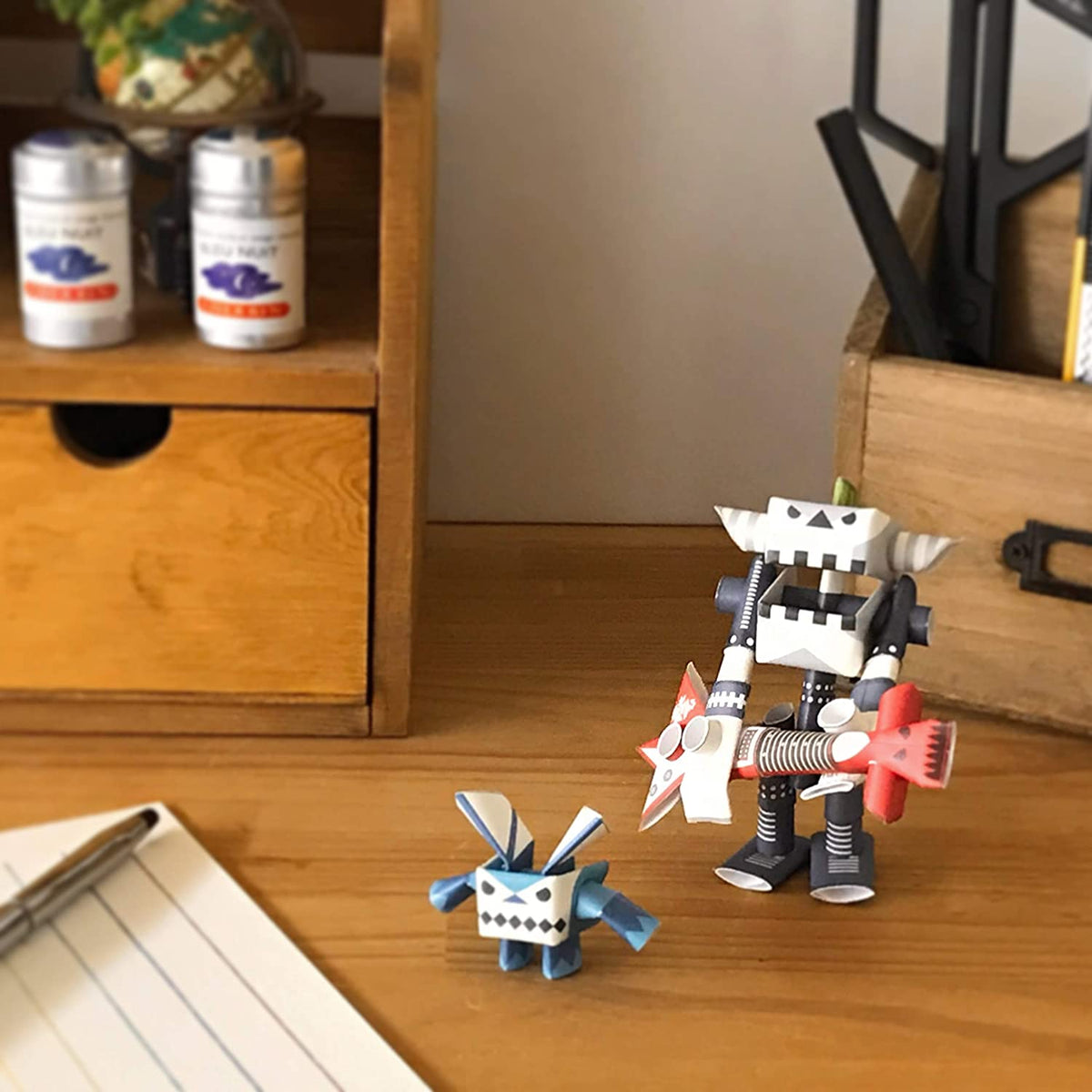 Guyzer &amp; Bean - Piperoid Paper Craft Robots-Arts &amp; Humanities-Yellow Springs Toy Company