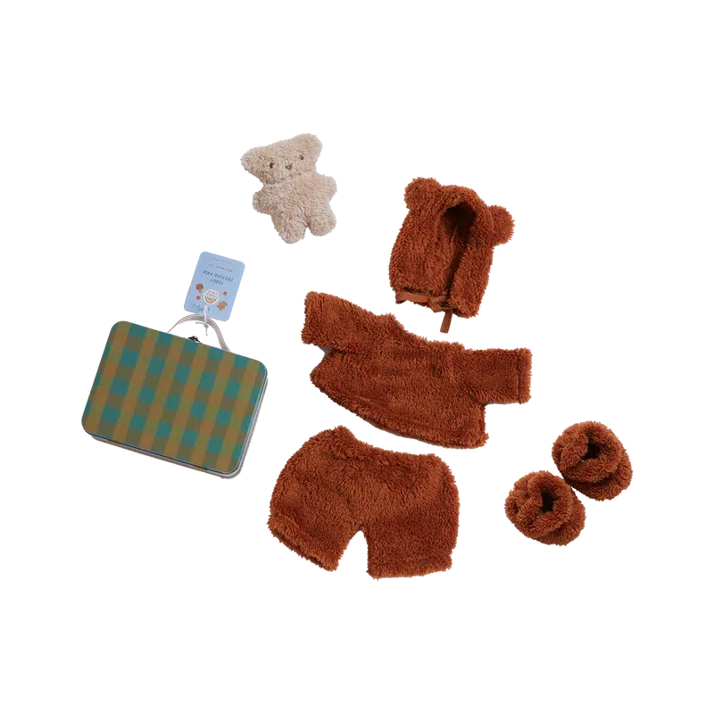 Front view of the teddy pretend pack contents laid out.